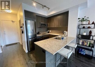18 Rean Dr in Toronto, ON - Building Photo - Building Photo