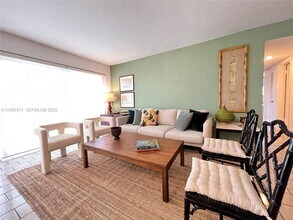 555 Crandon Blvd in Key Biscayne, FL - Building Photo - Building Photo