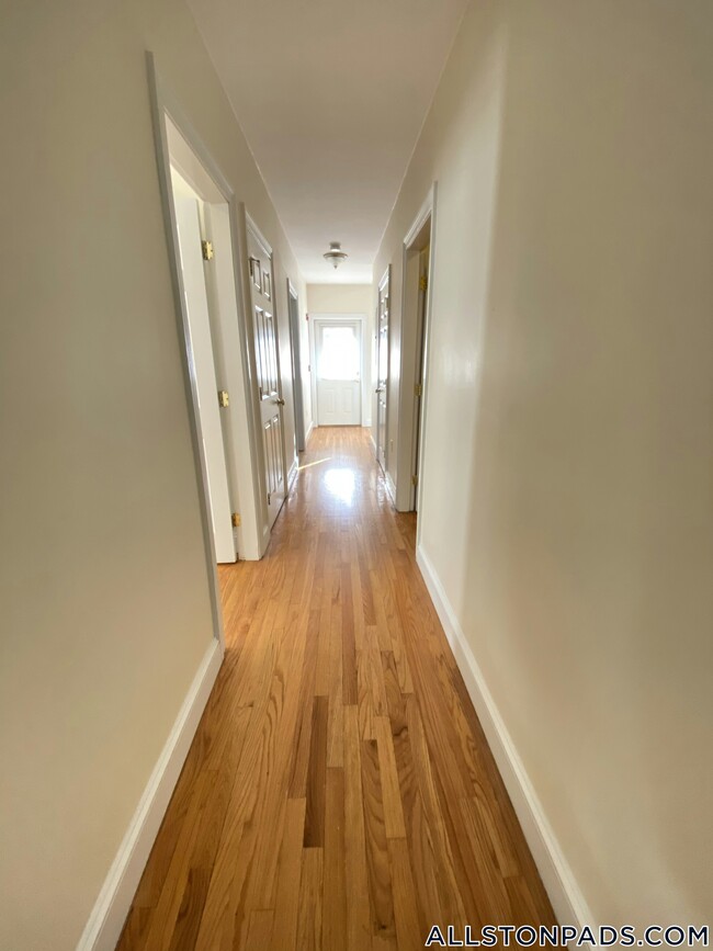 9 Gardner Terrace, Unit 1 in Boston, MA - Building Photo - Building Photo