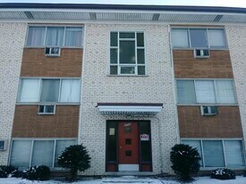 4752 N Olcott Ave in Harwood Heights, IL - Building Photo