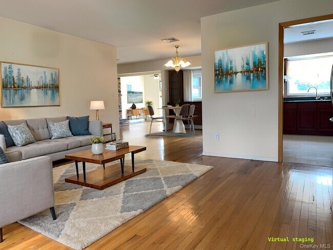 29 Martin Pl in Syosset, NY - Building Photo - Building Photo