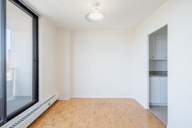 7 St. Dennis in Toronto, ON - Building Photo - Interior Photo