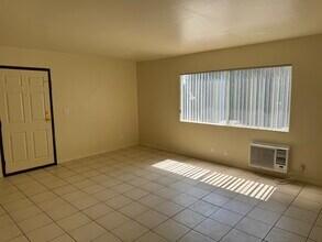 13750 Vanowen St, Unit #12 in Los Angeles, CA - Building Photo - Building Photo