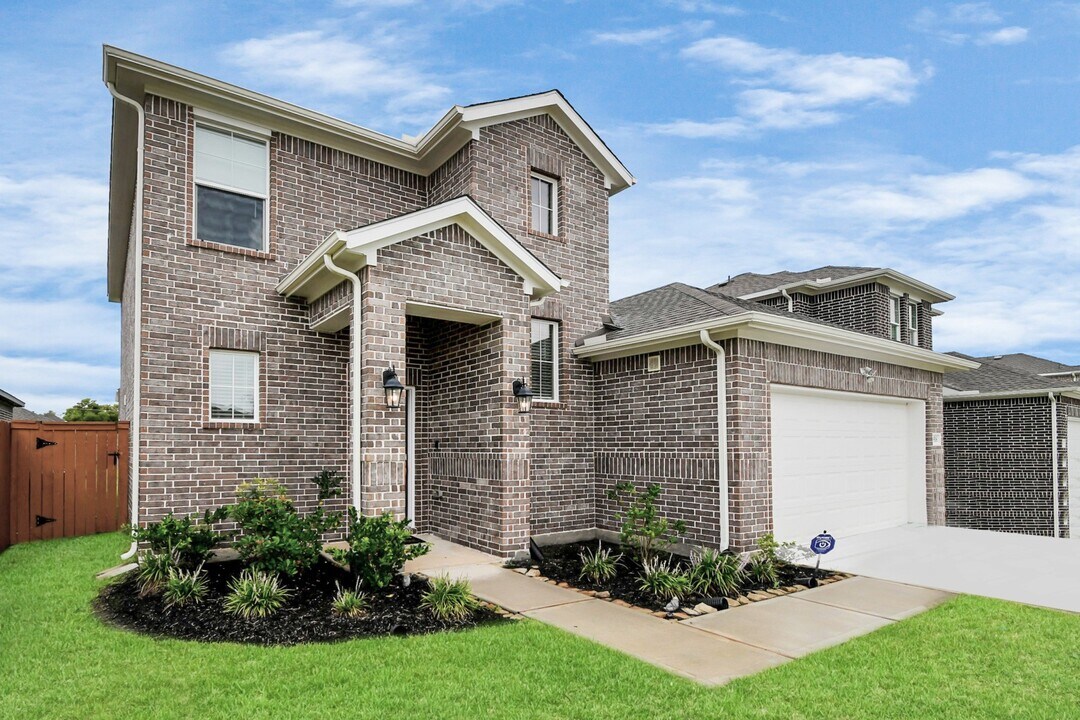 10518 Moon Vly Ln in Rosharon, TX - Building Photo