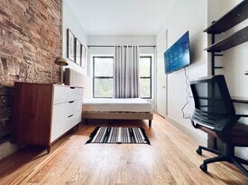 Furnished room/NOT APARTMENT, Unit 4 in Brooklyn, NY - Building Photo