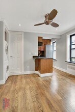 345 W 53rd St in New York, NY - Building Photo - Building Photo