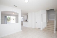 10979 NW 79th St in Miami, FL - Building Photo - Building Photo