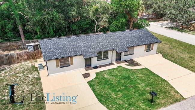 1521 Swordbill Dr in Holiday, FL - Building Photo - Building Photo