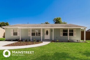 466 Oxford Dr in Port Orange, FL - Building Photo