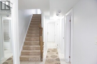 230 Avonsyde Blvd in Hamilton, ON - Building Photo - Building Photo