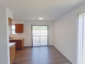 3239 S Illinois St in Wichita, KS - Building Photo - Building Photo