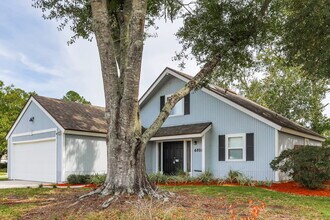 6826 Coralberry Ct in Jacksonville, FL - Foto de edificio - Building Photo