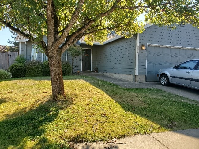 property at 3022 Mooreland Ave NE