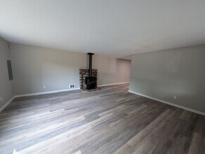 1148 Baby Doll Rd SE in Port Orchard, WA - Building Photo - Building Photo