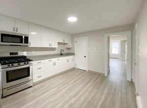 124 Trenton St in Boston, MA - Building Photo - Building Photo