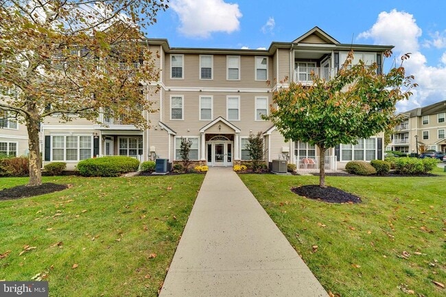 60 Kyle Way in Ewing Township, NJ - Building Photo - Building Photo