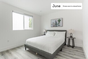 Room in Shared 4 bed/3 bath home in Los Angeles, CA - Building Photo