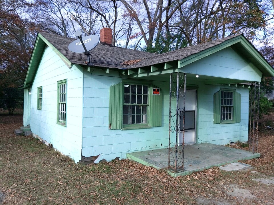 109 W Johnson St in Dublin, GA - Building Photo