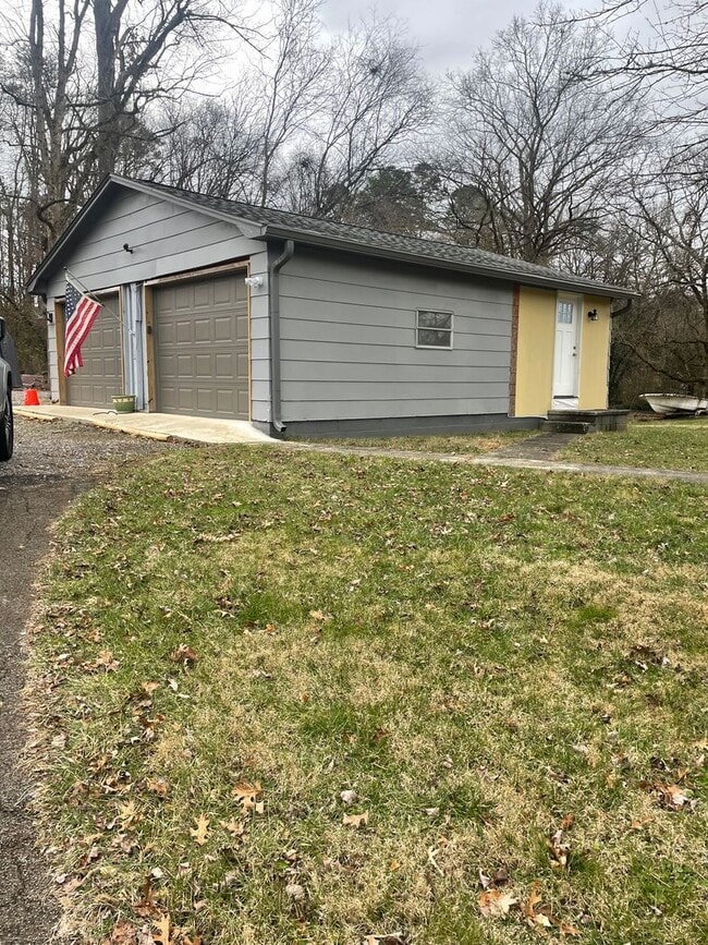 6224 Flint Gap Rd in Knoxville, TN - Building Photo - Building Photo