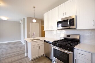 3946.5 N Janssen Ave in Chicago, IL - Building Photo - Building Photo