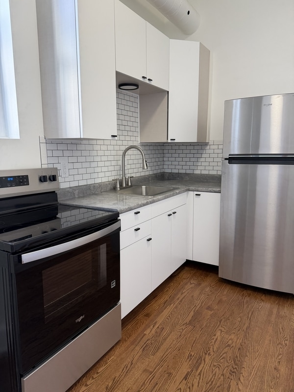 property at 816 Massachusetts St