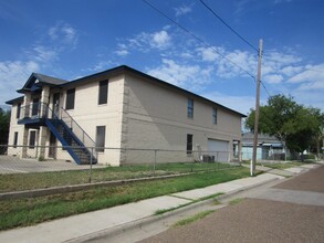 1420 Juarez Ave in Laredo, TX - Building Photo - Building Photo