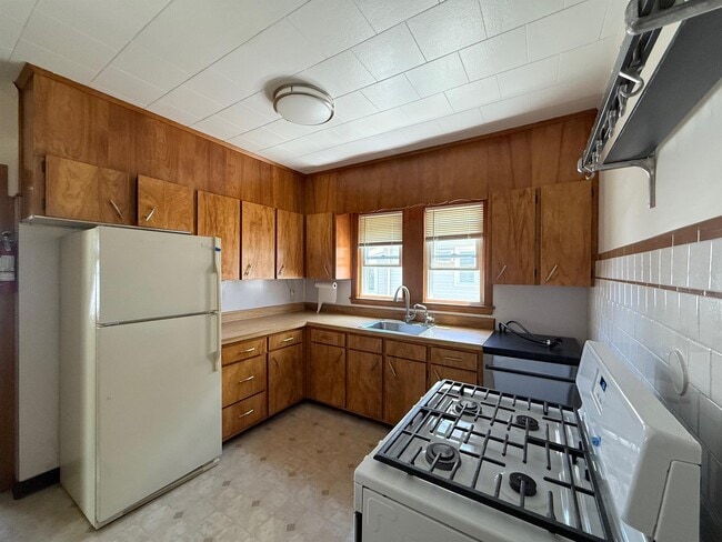 105 Bromfield Rd, Unit 2