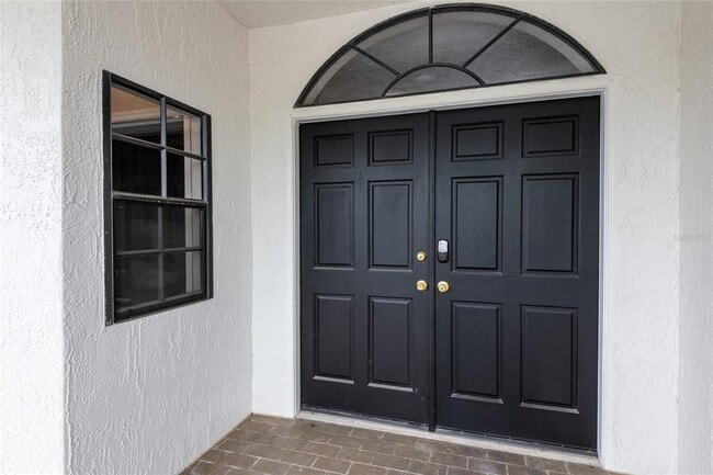 18746 Wimbledon Cir in Lutz, FL - Building Photo - Building Photo