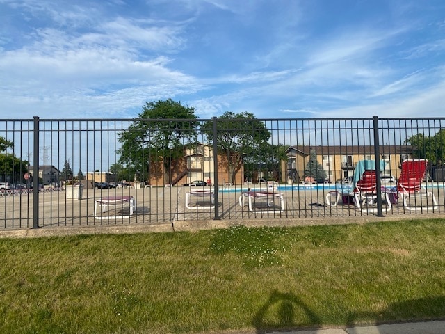 8880 Golf Rd in Des Plaines, IL - Building Photo - Building Photo