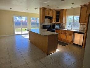 4995 Cambridge Ave in San Bernardino, CA - Building Photo - Building Photo