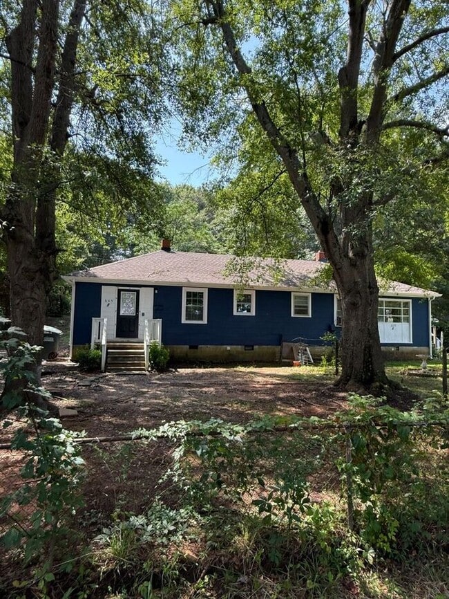 property at 605 Betty St