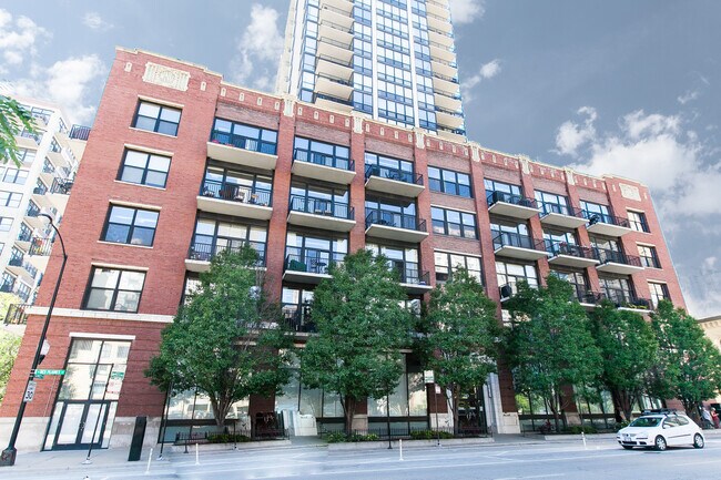 property at 210 S Desplaines St
