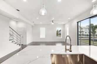 2006 N Fitzhugh Ave in Dallas, TX - Building Photo - Building Photo