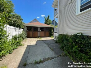 62 Newport St, Unit 2 in Arlington, MA - Building Photo - Building Photo