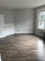 182 Seymour Ave in Newark, NJ - Building Photo