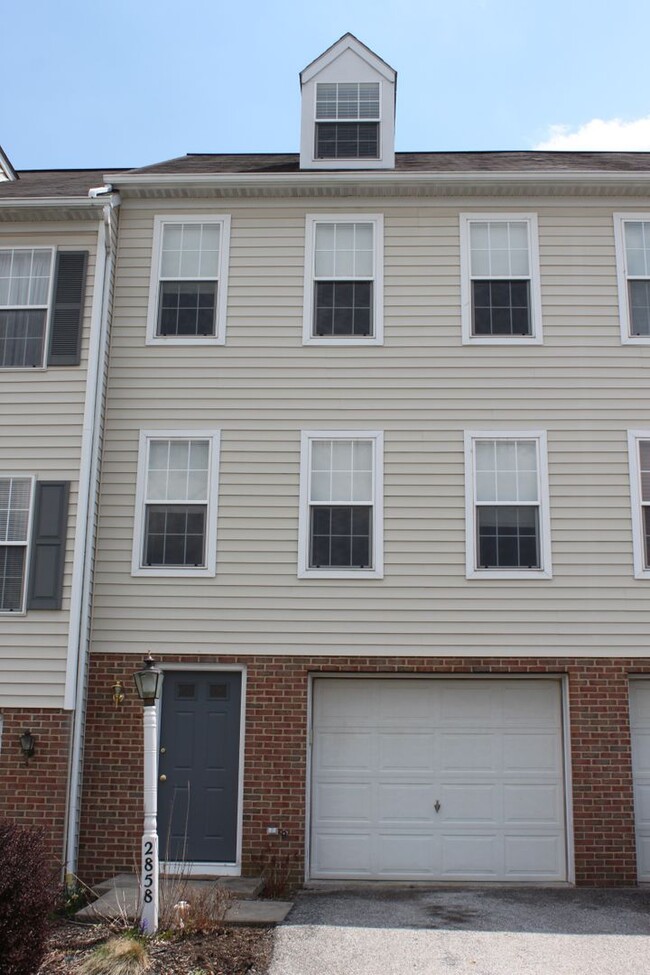 property at 2858 Woodmont Dr