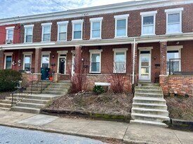 19 E 3rd St in Quarryville, PA - Building Photo