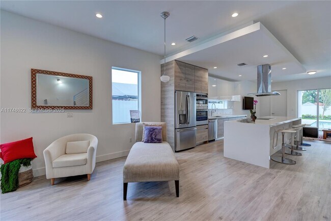 3572 SW 23rd St in Miami, FL - Building Photo - Building Photo