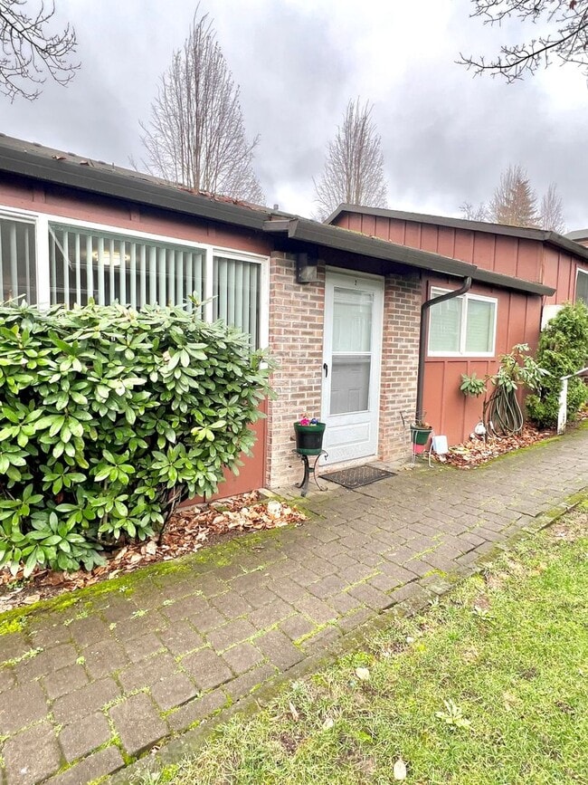 property at 4620 NE Lombard St