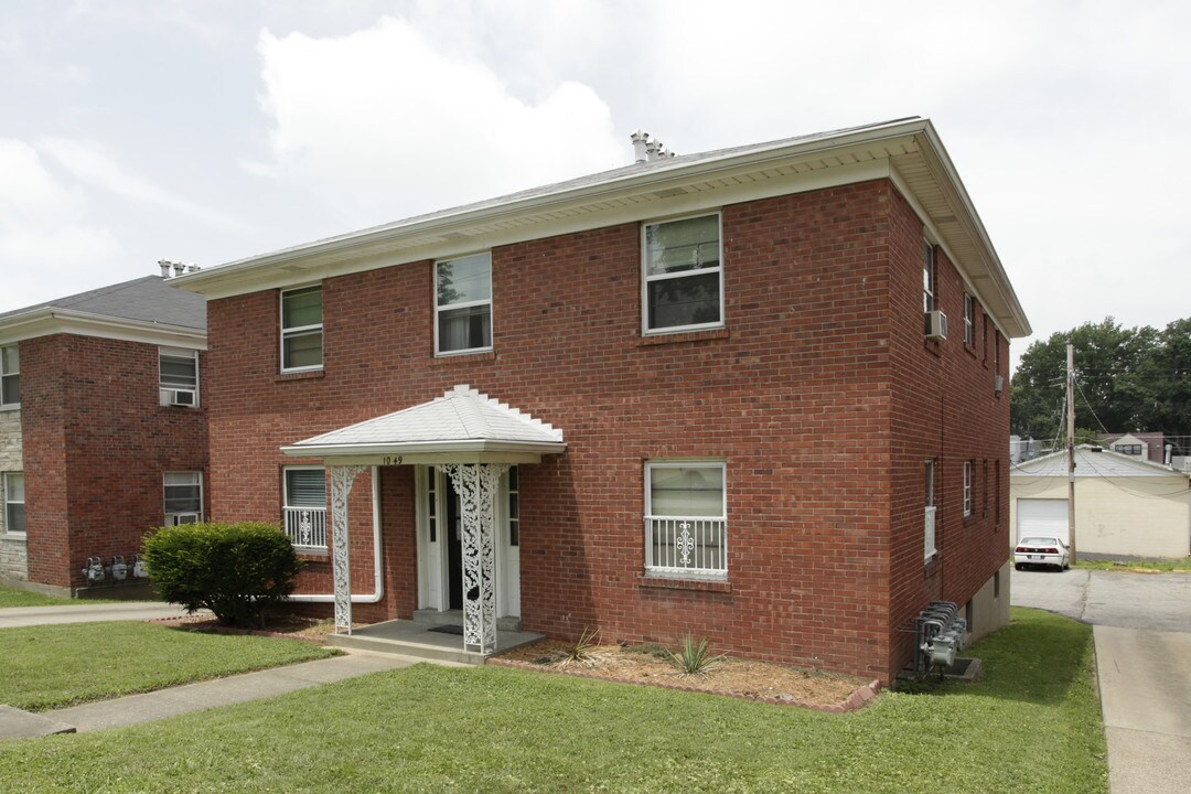 1049 Parkway Dr in Louisville, KY - Building Photo