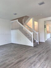 925 NE 211th St in North Miami Beach, FL - Building Photo - Building Photo