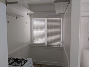 7716 Lexington Ave in West Hollywood, CA - Foto de edificio - Building Photo