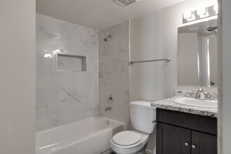 Cape Cod Apartments in Tempe, AZ - Building Photo - Interior Photo