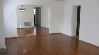 1050 Rawl Rd in Lexington, SC - Building Photo - Building Photo
