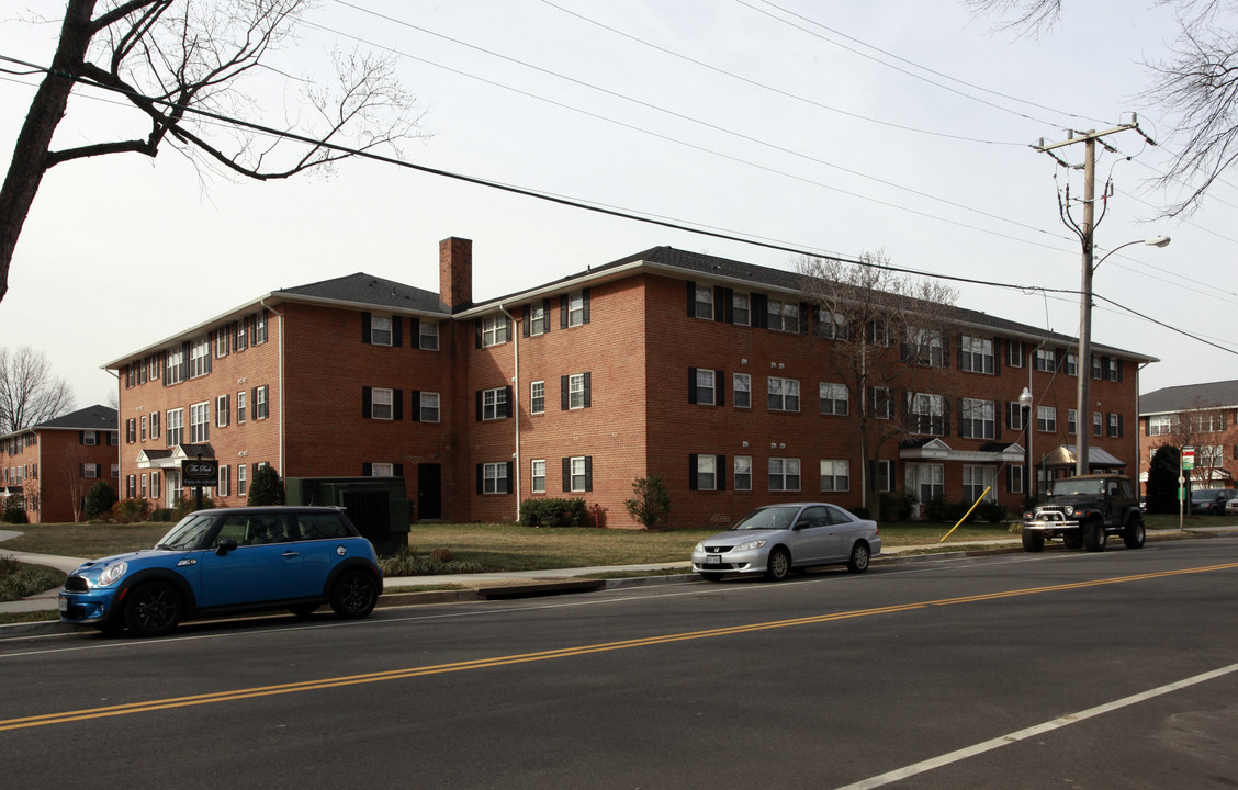 Colonies Arlington in Arlington, VA - Building Photo