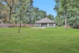 18050 Pinemont Rd in Willis, TX - Building Photo - Building Photo