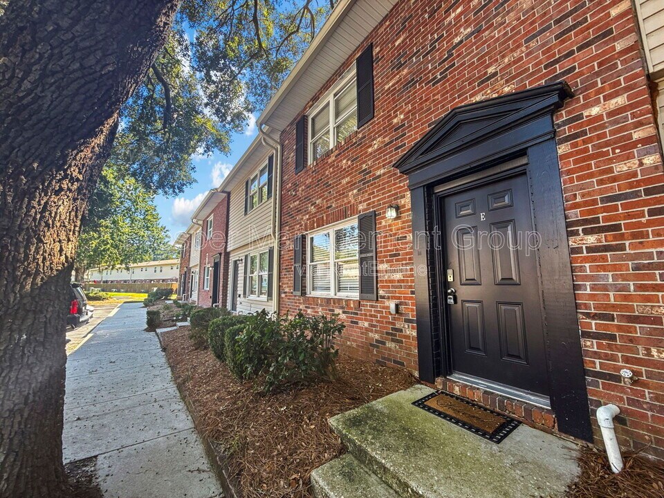 415 Parkdale Dr in Charleston, SC - Building Photo