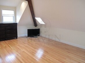 34 Fellsway W, Unit 5 in Somerville, MA - Building Photo - Building Photo