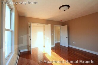 119 Central St, Unit 1 in Somerville, MA - Building Photo - Building Photo