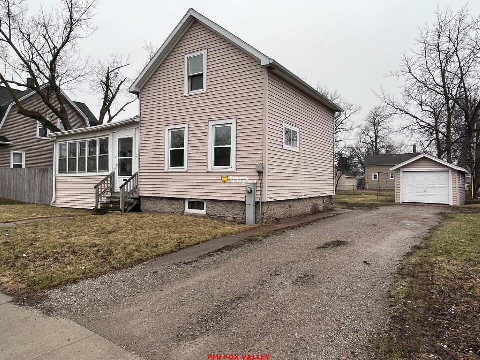 509 3rd St in Menasha, WI - Building Photo